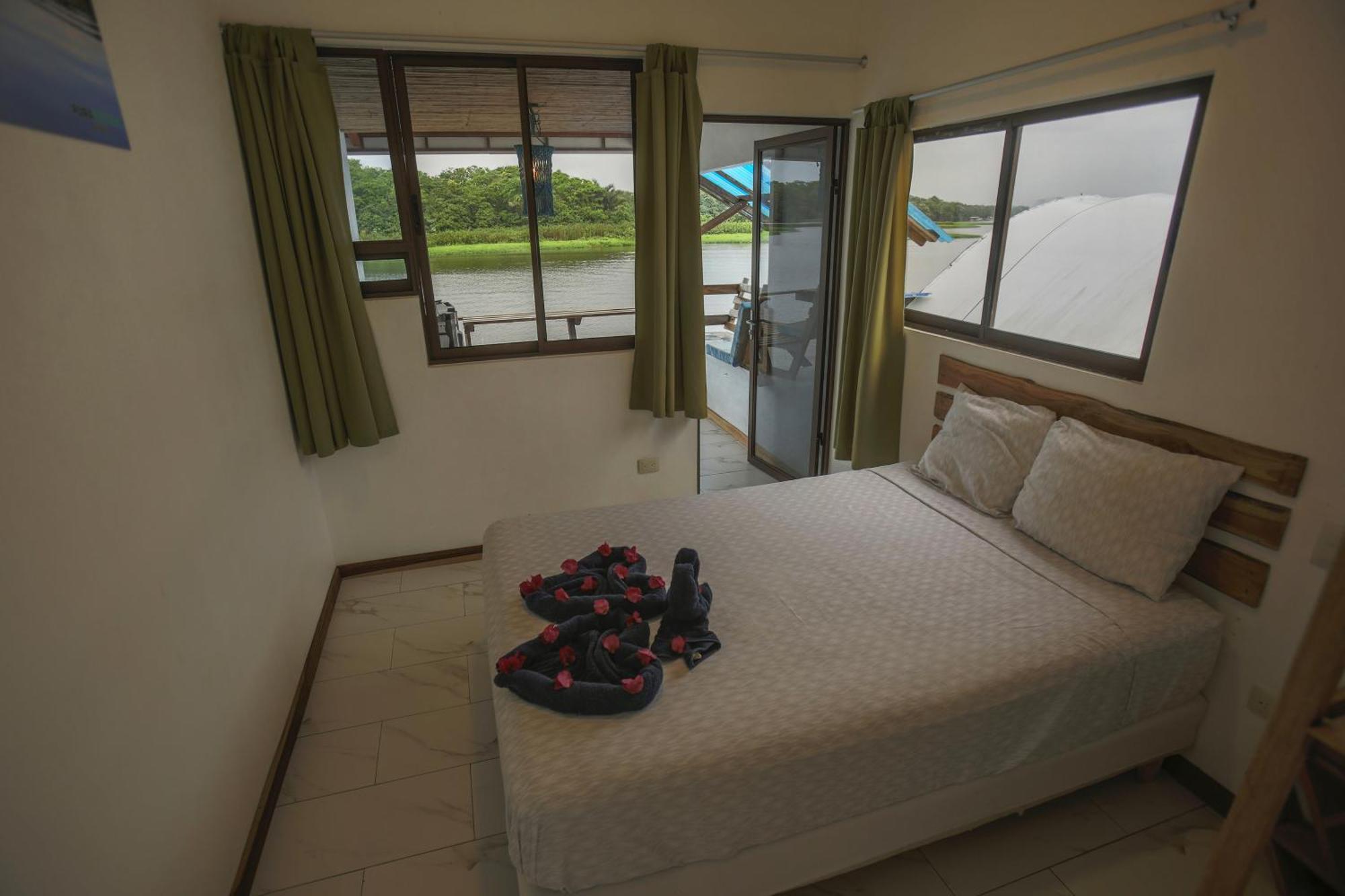 Hotel Pura Natura Riverside Tortuguero Eksteriør billede
