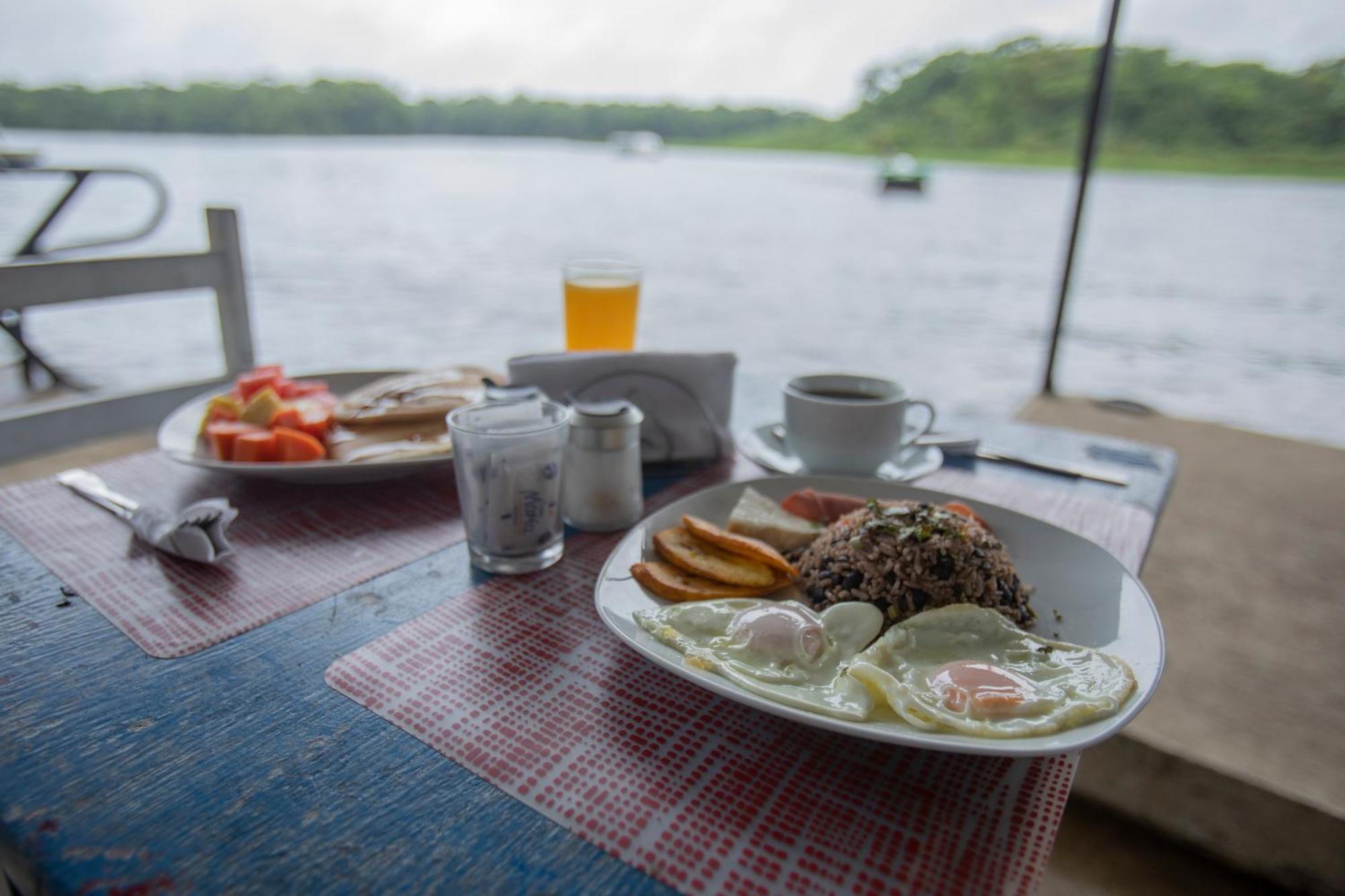 Hotel Pura Natura Riverside Tortuguero Eksteriør billede